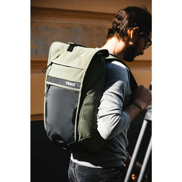 Thule Paramount Commuter Backpack 18L 11 Thule Paramount Commuter Backpack 18L - Image 9
