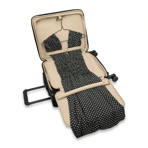 Briggs & Riley Baseline Global 21" Carry-On Spinner 11 Briggs & Riley Baseline Global 21" Carry-On Spinner - Image 9