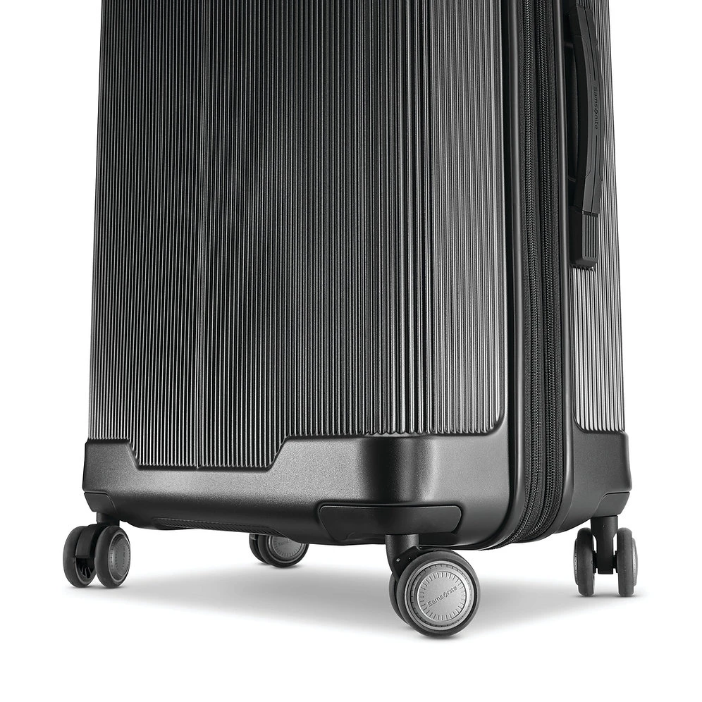 Samsonite Silhouette 17 Hard Side Spinner - Medium 5 Samsonite Silhouette 17 Hard Side Spinner - Medium - Image 3