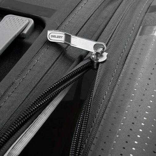 Delsey Clavel 19" International Spinner Carry-On - Image 9
