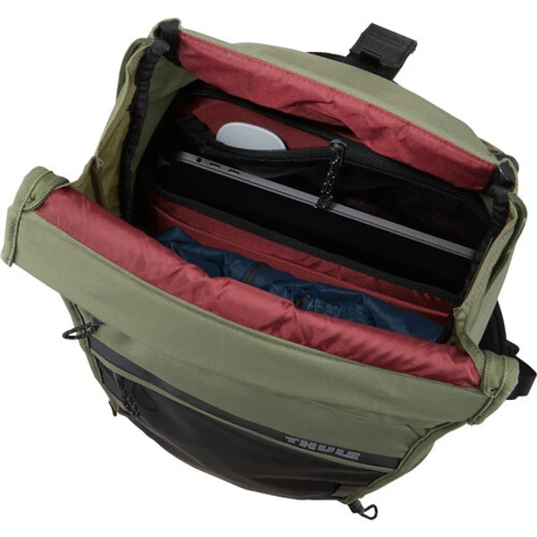 Thule Paramount Commuter Backpack 18L 6 Thule Paramount Commuter Backpack 18L - Image 4