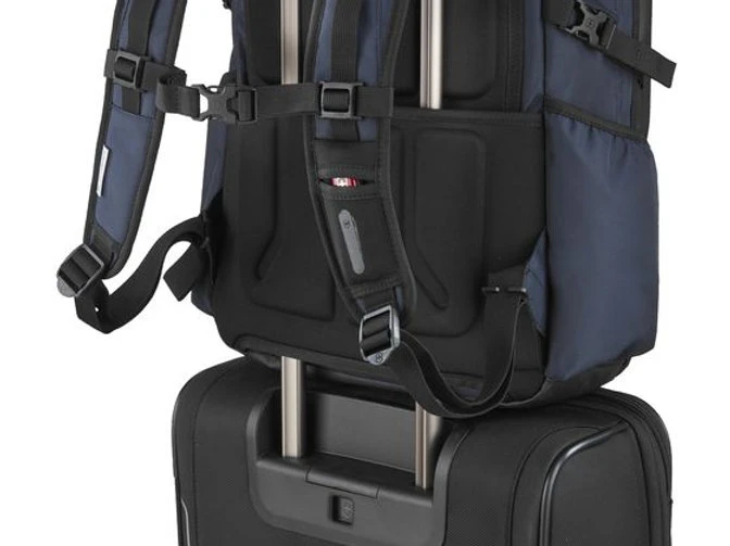 Victorinox Altmont Original Deluxe Laptop Backpack 9 Victorinox Altmont Original Deluxe Laptop Backpack - Image 7