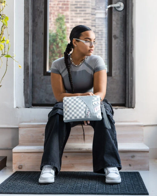 SPRAYGROUND AIR TO THE THRONE JETSET CROSSOVER CLUTCH - Image 2