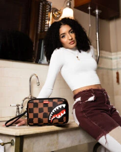 SPRAYGROUND SHARKS IN PARIS VANQUISH TOILETRY BAG 15 SPRAYGROUND SHARKS IN PARIS VANQUISH TOILETRY BAG -Bag Sale Store B5354 3 1