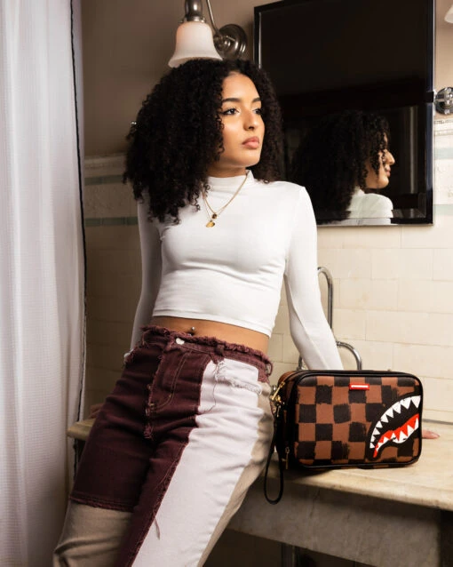 SPRAYGROUND SHARKS IN PARIS VANQUISH TOILETRY BAG - Image 8