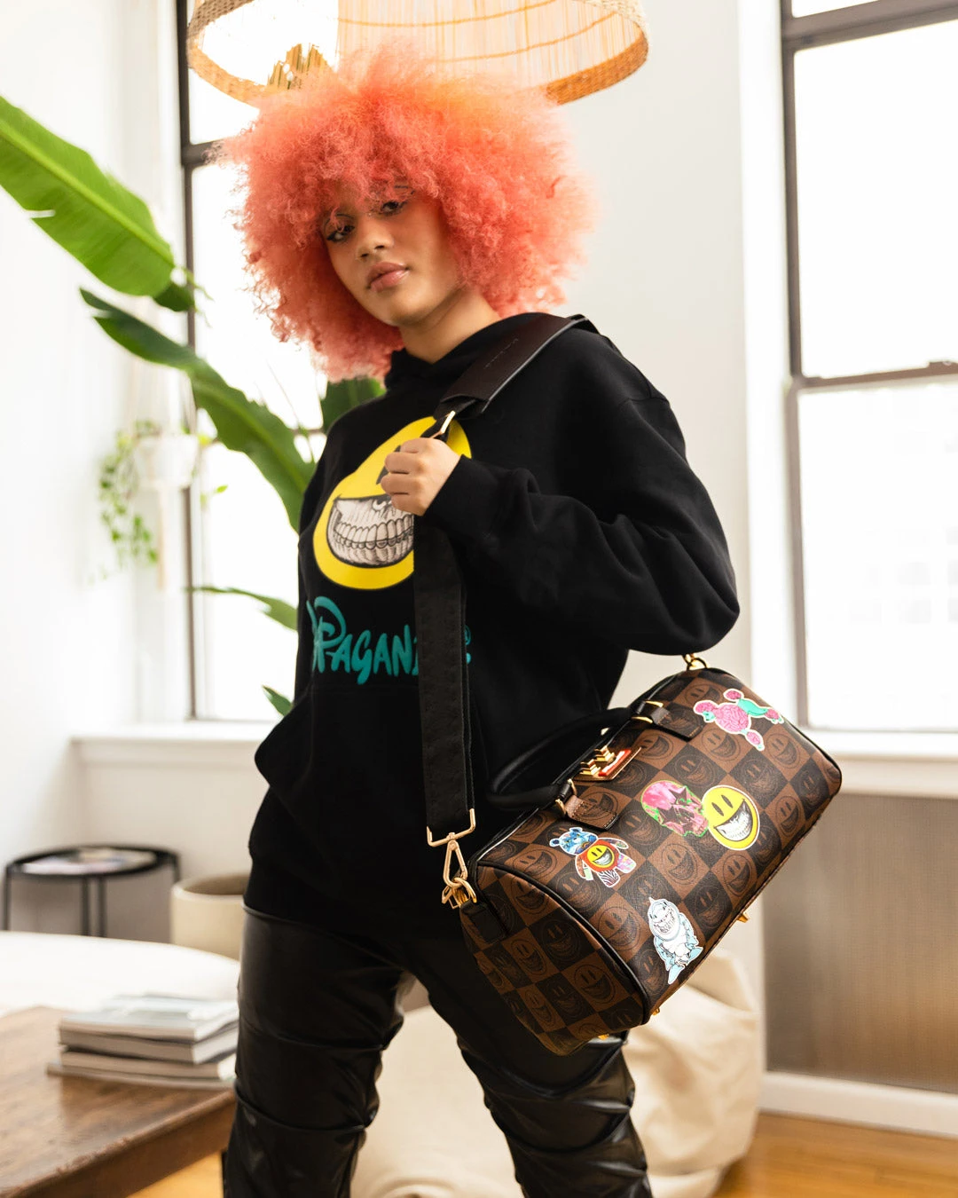 SPRAYGROUND GLOBAL MOGUL POPAGANDA RON ENGLISH EDITION MINI DUFFLE 4 SPRAYGROUND GLOBAL MOGUL POPAGANDA RON ENGLISH EDITION MINI DUFFLE - Image 2